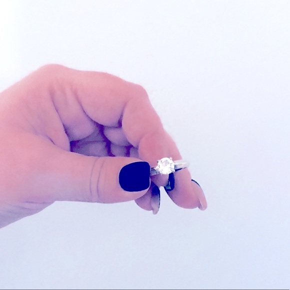 Sparkling Divine 7mm Round CZ Stone Solitaire Engagement Ring Silver Band 7.5 /8 - Picture 13 of 16